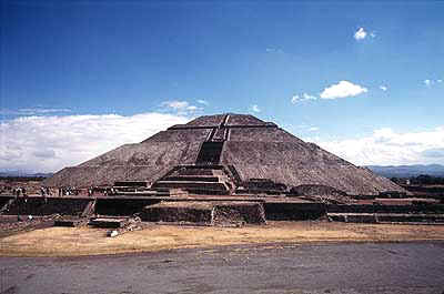 Pyramid_Sun_Teotihuacan.jpg